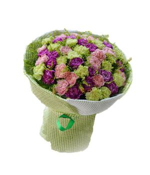 52 mixed carnations and green fillers to vietnam