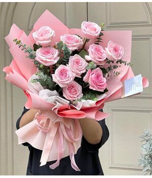 12 pink roses hand bouquet to vietnam